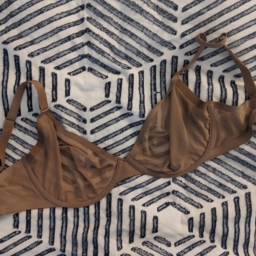 Cuup unlined plunge bra, nude